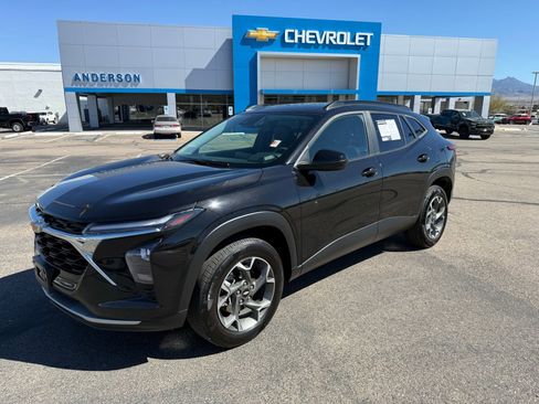 Certified 2024 Chevrolet Trax LT image 1