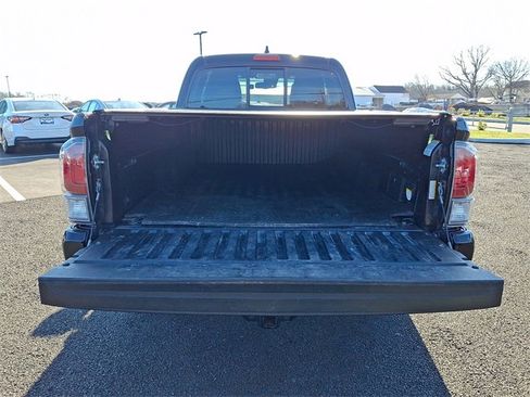Used 2021 Toyota Tacoma TRD Sport image 28