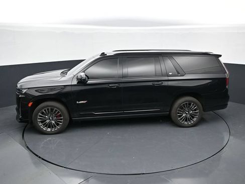 Used 2023 Cadillac Escalade ESV V AWD/4WD image 33