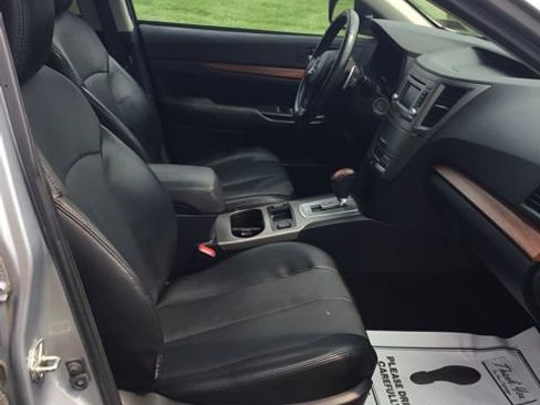 Used 2014 Subaru Outback 2.5i Limited w/ Moonroof Package AWD/4WD image 15