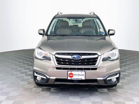 Used 2017 Subaru Forester 2.5i Touring AWD/4WD image 2