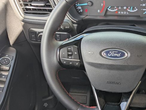 Used 2022 Ford Escape SEL w/ SEL Stealth AWD Package image 17