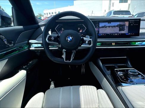 Used 2025 BMW 760i xDrive AWD/4WD image 11