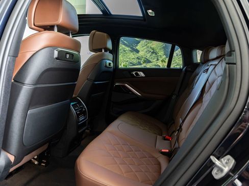 Certified 2025 BMW X6 xDrive40i image 23