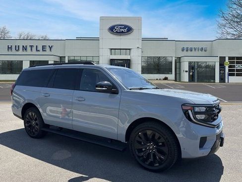 Used 2025 Ford Expedition Max Platinum w/ Stealth Appearance Package image 4