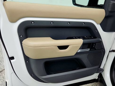 Used 2022 Land Rover Defender 110 X-Dynamic HSE image 10