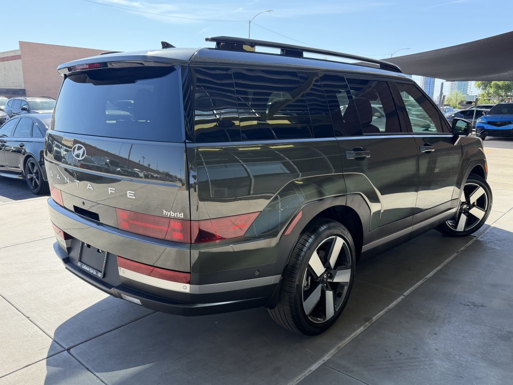 Used 2025 Hyundai Santa Fe Limited FWD image 4