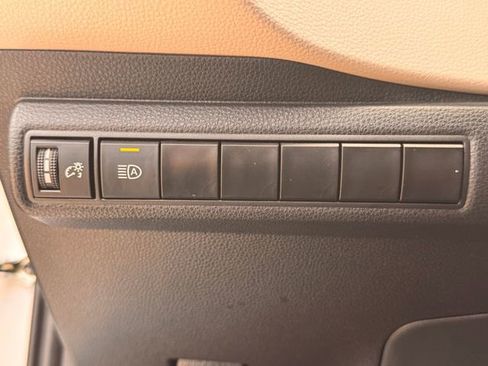 Used 2023 Toyota Corolla LE image 19