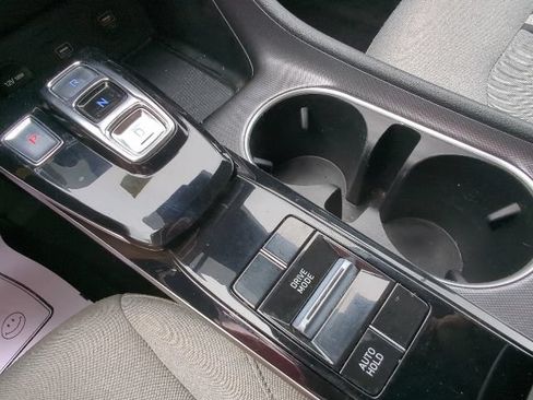 Used 2021 Hyundai Sonata SE FWD image 17