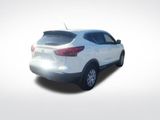 Used 2019 Nissan Rogue Sport S image 5