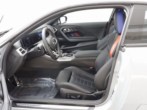 Used 2025 BMW M2 w/ Lighting Package image 6