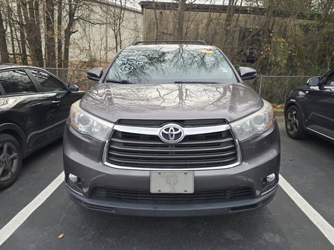 Used 2016 Toyota Highlander Plus image 2