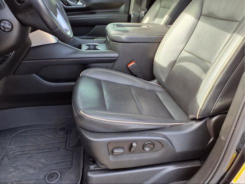 Used 2022 GMC Yukon XL SLT w/ SLT Luxury Package image 21