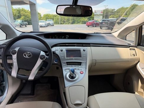 Used 2014 Toyota Prius Four FWD image 11