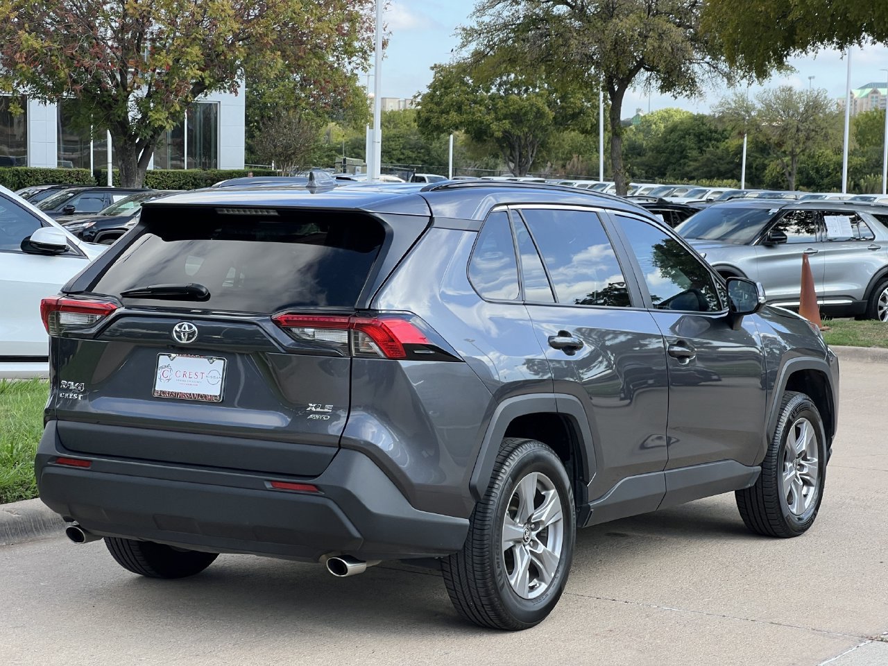 Used 2024 Toyota RAV4 XLE AWD/4WD image 4