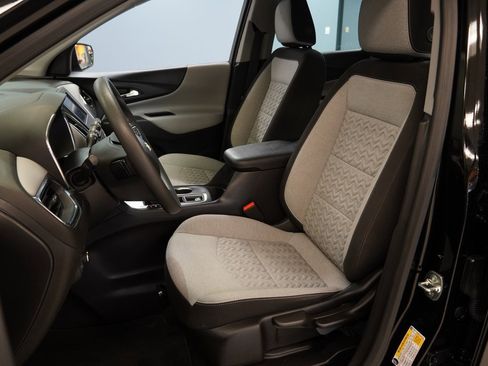 Used 2024 Chevrolet Equinox LS image 3