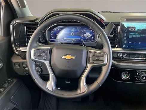 Used 2024 Chevrolet Silverado 1500 LT image 8