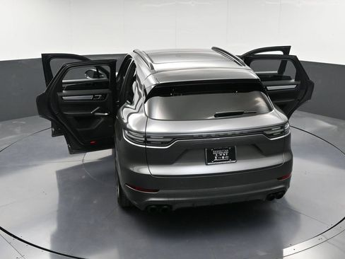 Certified 2021 Porsche Cayenne Turbo image 39