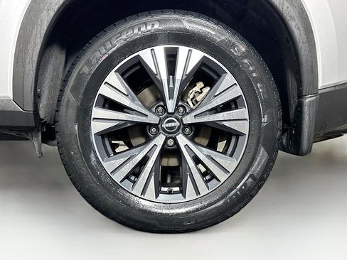 Used 2023 Nissan Rogue SV image 11