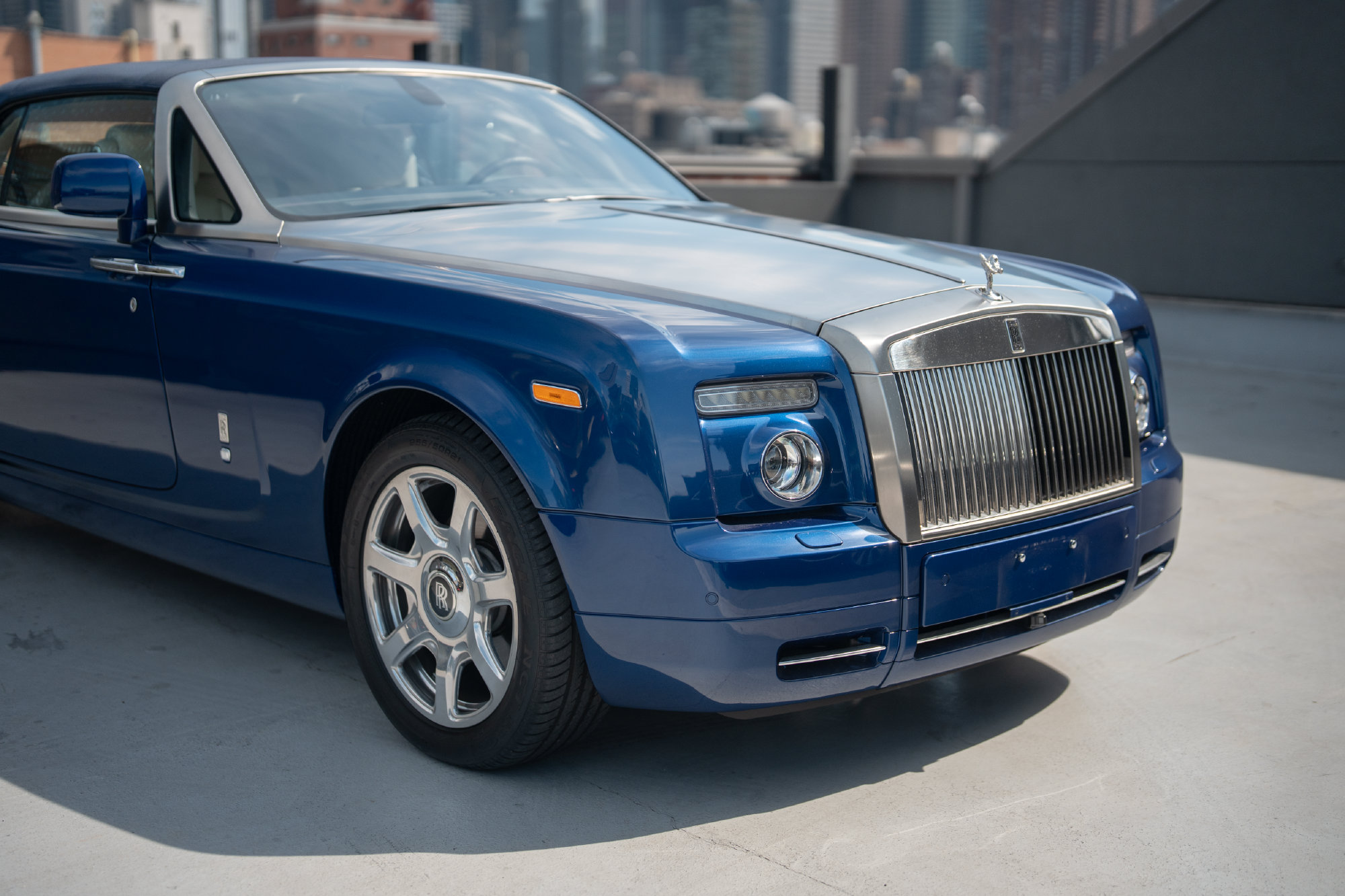 Used 2011 Rolls-Royce Phantom Drophead Coupe RWD image 18