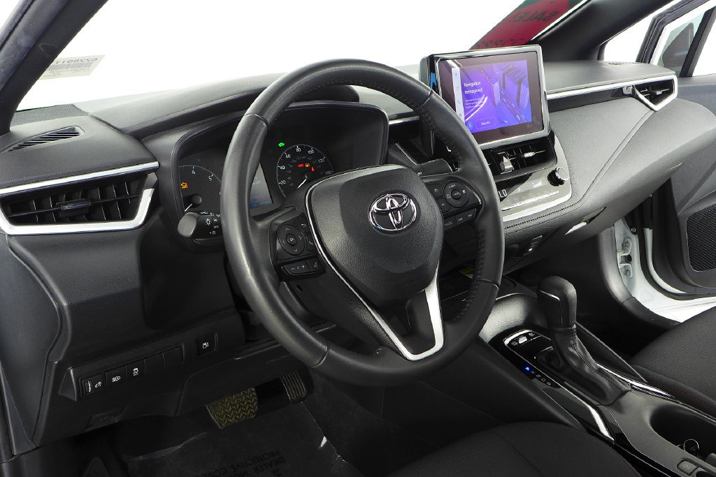 Used 2024 Toyota Corolla SE w/ SE Package FWD image 31