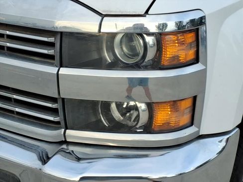 Used 2017 Chevrolet Silverado 2500 W/T w/ WT Convenience Package AWD/4WD image 10