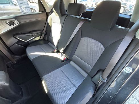 Used 2025 Kia Soul LX w/ LX Technology Package FWD image 36