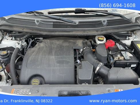 Used 2016 Ford Explorer XLT w/ Equipment Group 202A AWD/4WD image 32