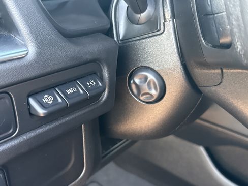 Used 2023 GMC Yukon AT4 w/ AT4 Premium Package image 18