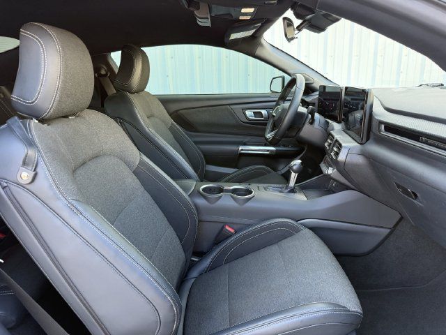 Used 2025 Ford Mustang Coupe RWD image 26