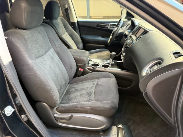 Used 2016 Nissan Pathfinder SV FWD image 19