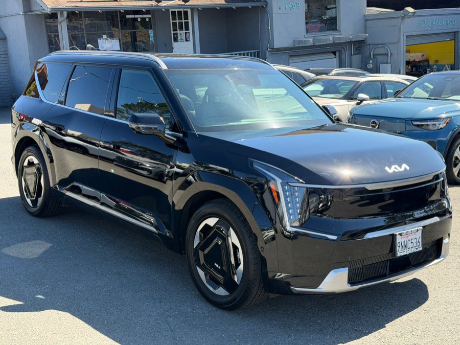 Used 2024 Kia EV9 Land AWD/4WD image 3