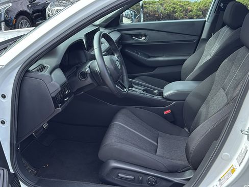 Used 2024 Honda Accord Sport image 8