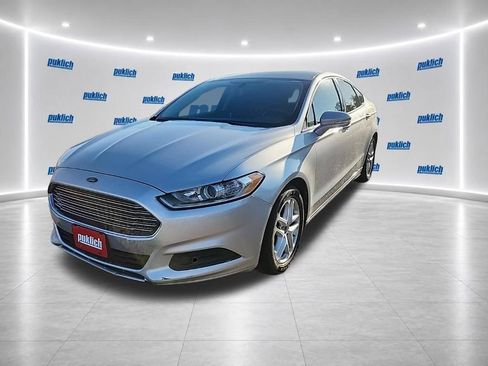 Used 2013 Ford Fusion SE FWD image 3