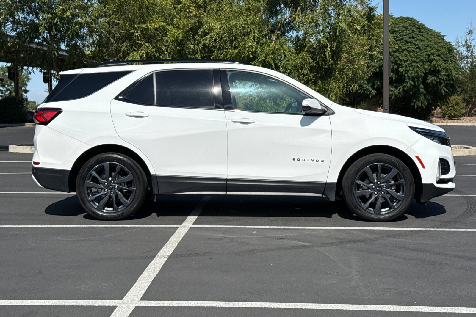 Used 2024 Chevrolet Equinox RS w/ RS Leather Package AWD/4WD image 10