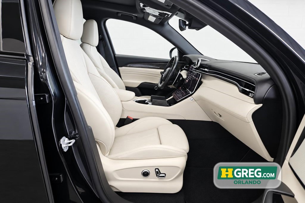 Used 2023 Maserati Grecale Modena AWD/4WD image 11