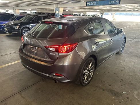 Used 2018 MAZDA MAZDA3 Grand Touring w/ Premium Equipment Package image 2