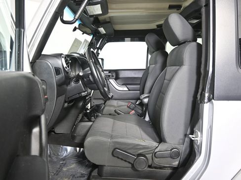 Used 2012 Jeep Wrangler Sahara w/ Dual Top Group image 19