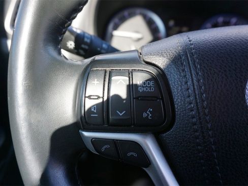 Used 2019 Toyota Highlander SE image 8