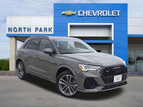 Used 2022 Audi Q3 2.0T Premium Plus image 1