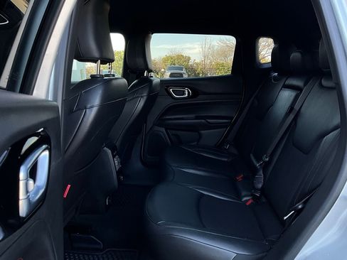 Used 2025 Jeep Compass Trailhawk image 10