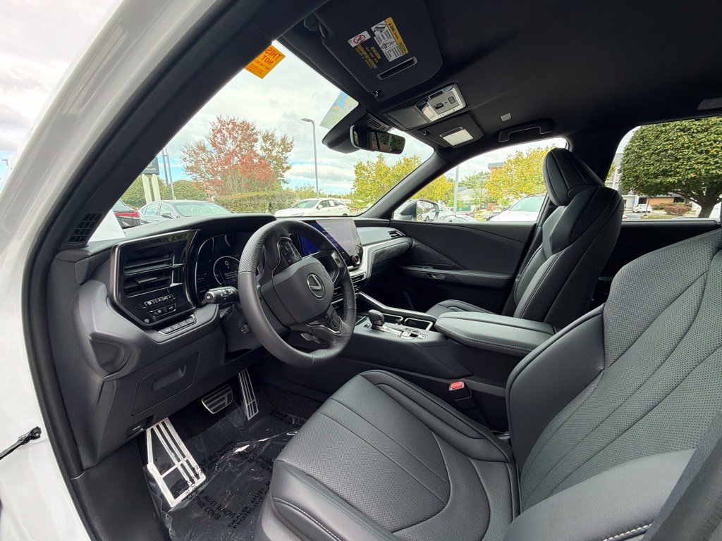 Certified 2026 Lexus TX 500h AWD w/ Technology Package image 17