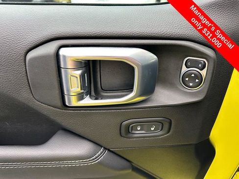 Used 2022 Jeep Wrangler Unlimited Sahara w/ Cold Weather Group image 16