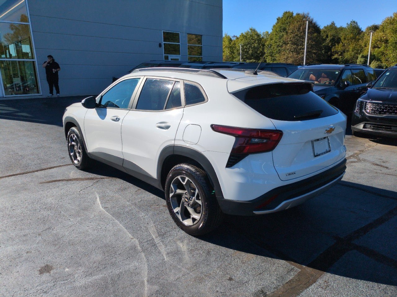 Used 2025 Chevrolet Trax LT FWD image 5