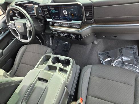 Used 2024 Chevrolet Silverado 1500 LT w/ Z71 Off-Road Package AWD/4WD image 17
