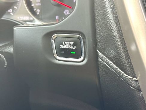 Used 2018 GMC Acadia Denali AWD/4WD image 17