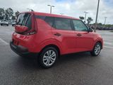 Used 2022 Kia Soul LX image 4