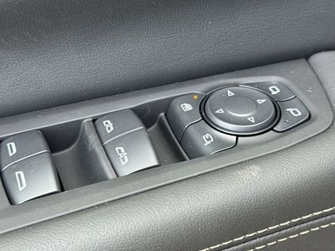 New 2026 GMC Yukon Elevation w/ Elevation Premium Package AWD/4WD image 12