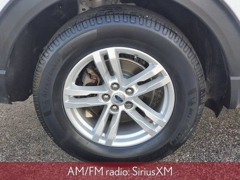 Used 2021 Ford Explorer XLT w/ Equipment Group 202A AWD/4WD image 6
