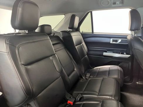 Used 2023 Ford Explorer XLT w/ Equipment Group 202A image 13